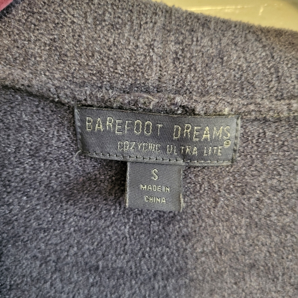 Women's Barefoot Dreams cardigan Small - Picture 4 of 6
